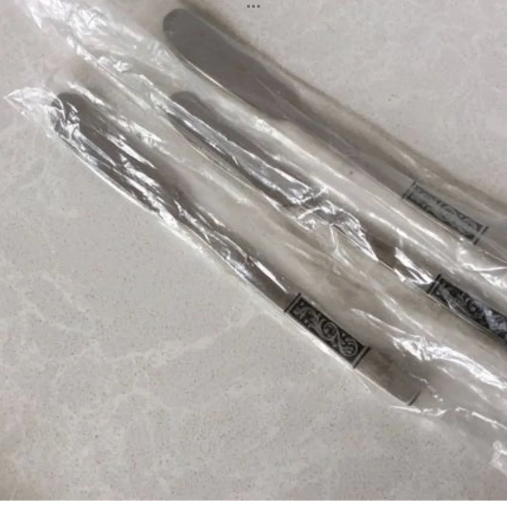 NEW 3 Vintage Elegance by Salem Butter Knives Spreaders Knife Stainless Steel